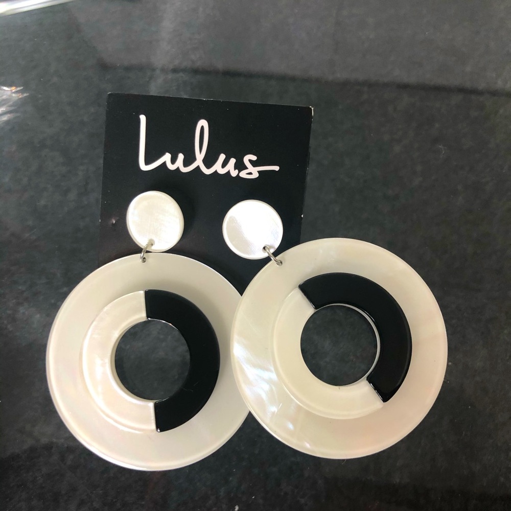 🆕 black & white hoop earrings